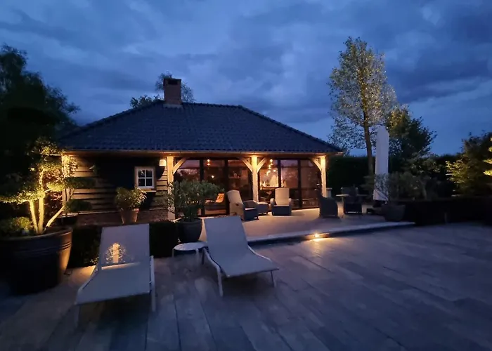 Holiday home Uilenblik